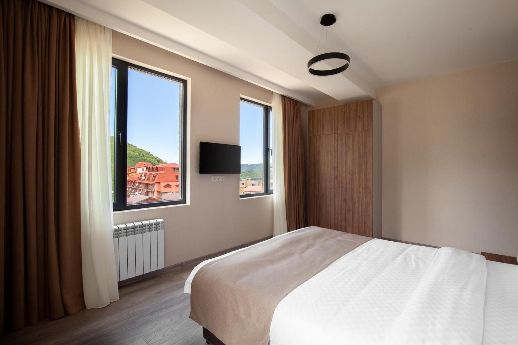 Hotel Crystal Wood Bakuriani Esterno foto