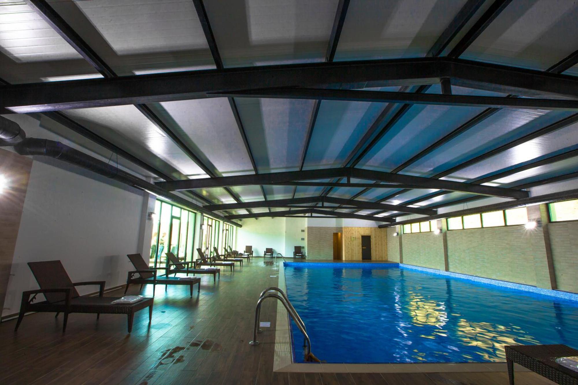 Hotel Crystal Wood Bakuriani Esterno foto
